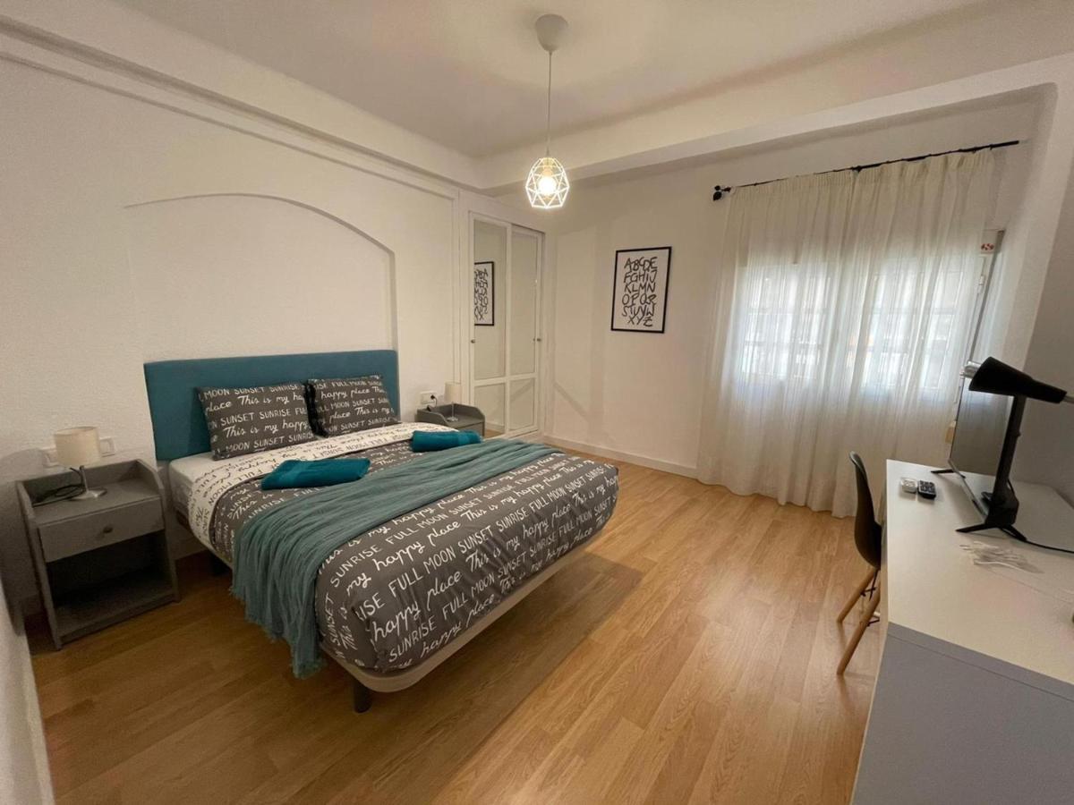 Holidays2Malaga 2 Bedroom Armengual De La Mota Close Shopping Center Zewnętrze zdjęcie