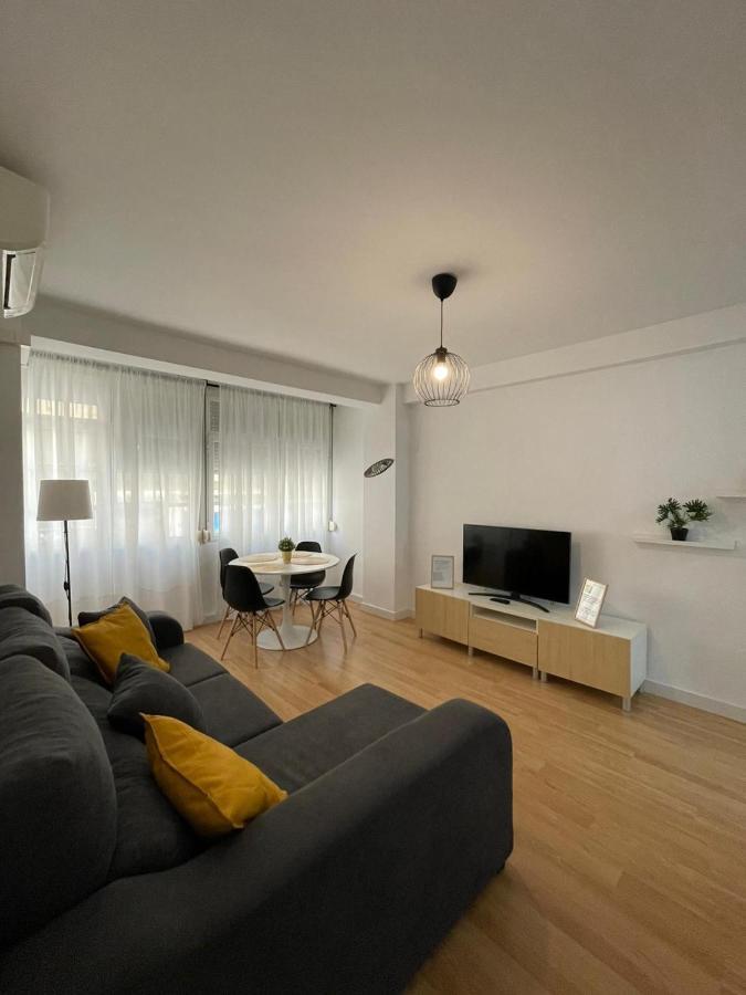 Holidays2Malaga 2 Bedroom Armengual De La Mota Close Shopping Center Zewnętrze zdjęcie