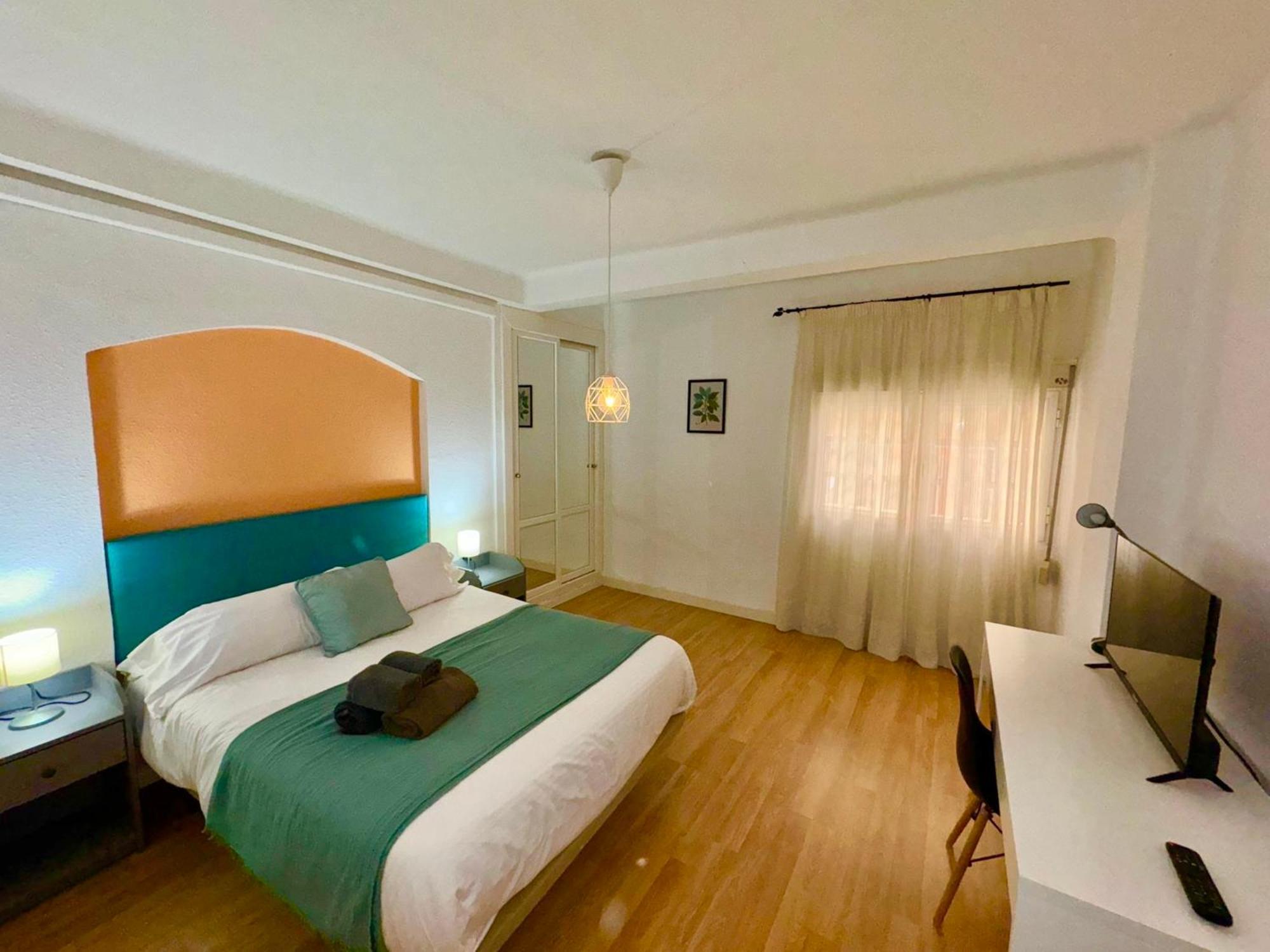 Holidays2Malaga 2 Bedroom Armengual De La Mota Close Shopping Center Zewnętrze zdjęcie
